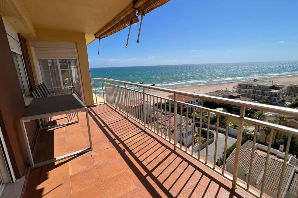 Apartamento Con Acceso Directo A La Playa Apartman Valencia Kültér fotó