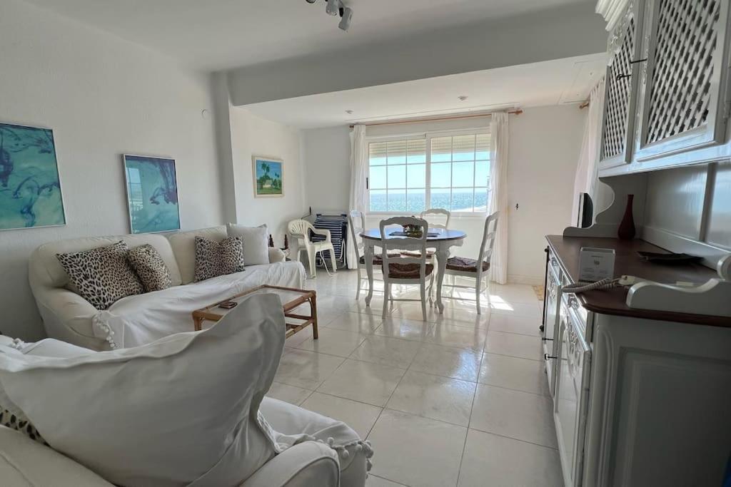 Apartamento Con Acceso Directo A La Playa Apartman Valencia Kültér fotó