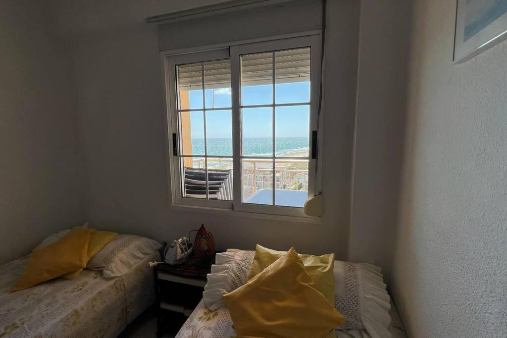 Apartamento Con Acceso Directo A La Playa Apartman Valencia Kültér fotó