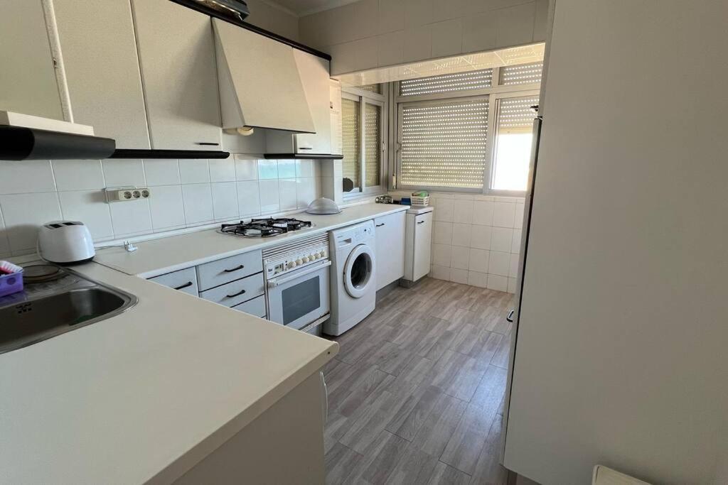 Apartamento Con Acceso Directo A La Playa Apartman Valencia Kültér fotó