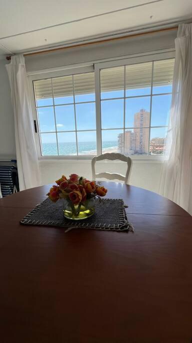 Apartamento Con Acceso Directo A La Playa Apartman Valencia Kültér fotó